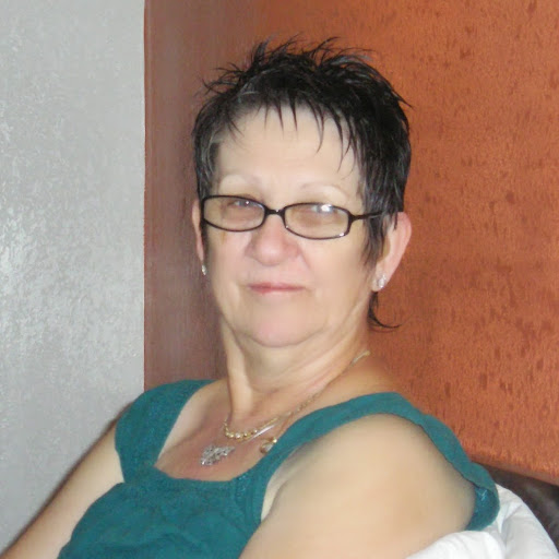 Joan Reynolds Photo 23