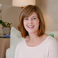 Laura Currie Photo 22