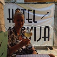 Stefanie Ruth Photo 8