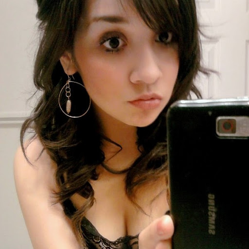 Rebecca Martinez Photo 32