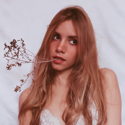 Debbie Moreno Photo 3