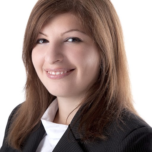 Julia Schechter Photo 8