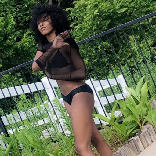 Tania Davis Photo 22