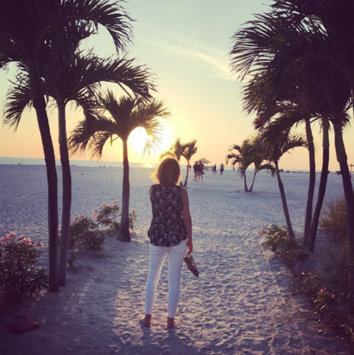 Samantha Mcelroy Photo 3