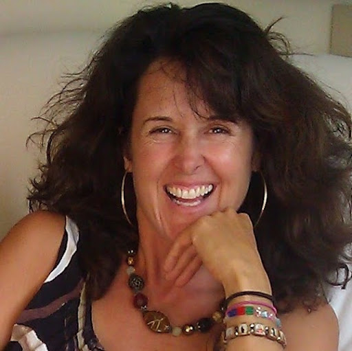 Renee Mckenna Photo 3