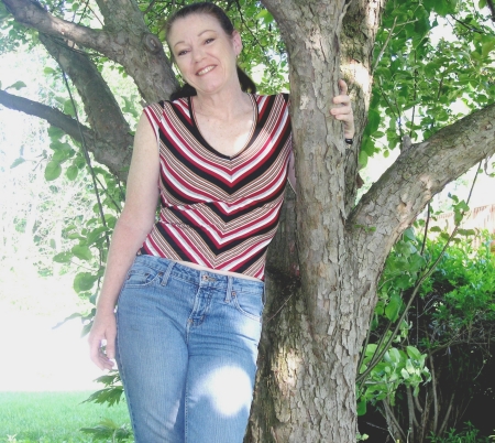 Julia Mills Photo 31
