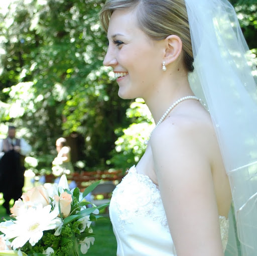 Hillary Lewis Photo 19