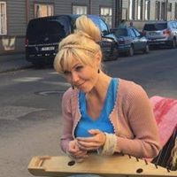 Laura Lind Photo 21
