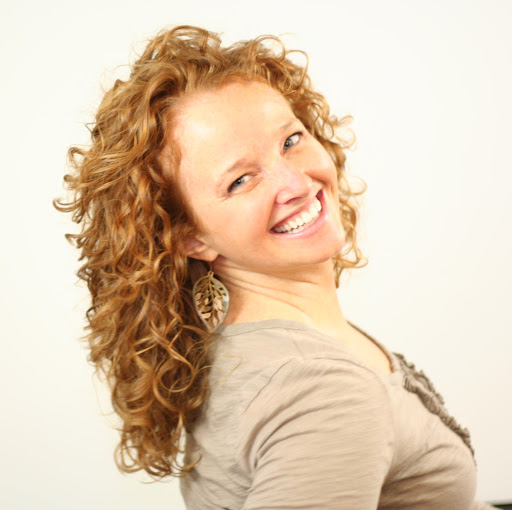 Sarah Collins Photo 11