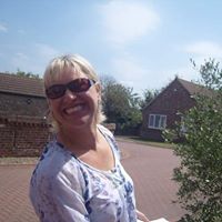 Julie Aldridge Photo 18