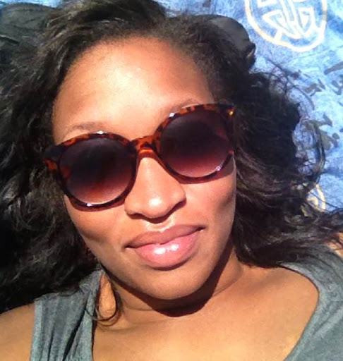 Adrienne Tucker Photo 17