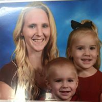 Kristin Schneider Photo 15