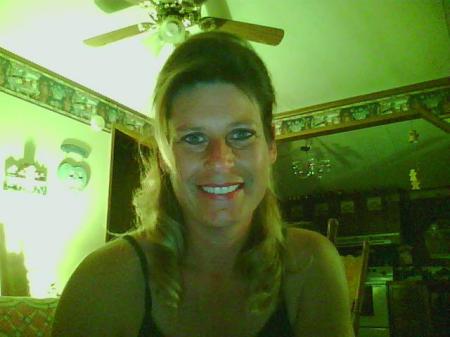 Connie Reeves Photo 20