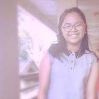 Alexandra Lucas Photo 9