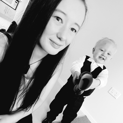 Aimee Thomas Photo 14