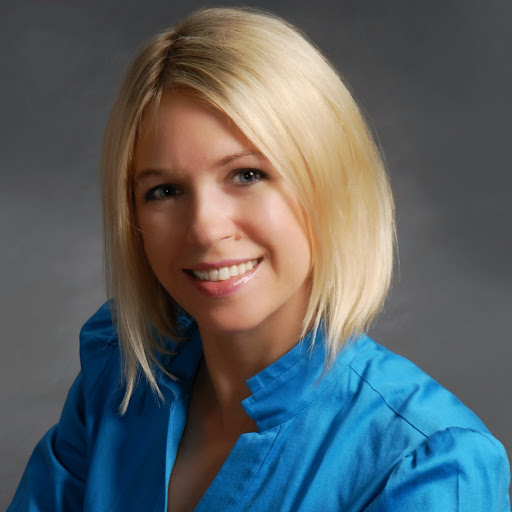 Anna Dempsey Photo 17