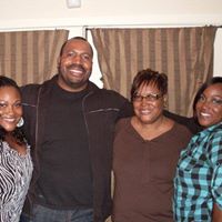 Lola Henderson Photo 17