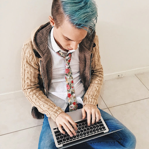 Lewis Carter Photo 9