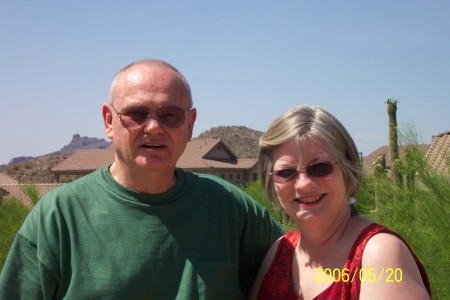 Julie Dunbar Photo 32