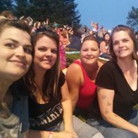 Julie Flannery Photo 20