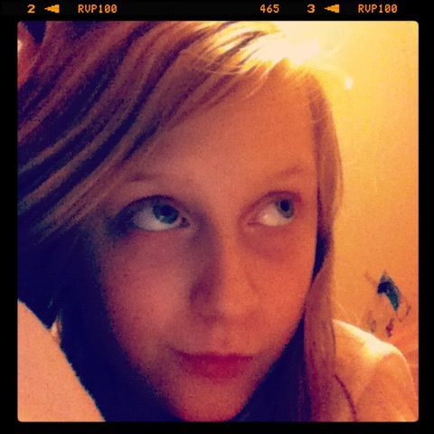 Amy Betts Photo 6
