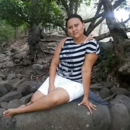 Elizabeth Acevedo Photo 15