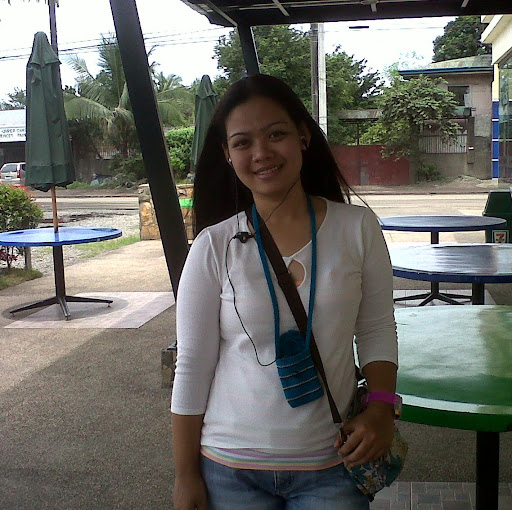 Julie Ramos Photo 22