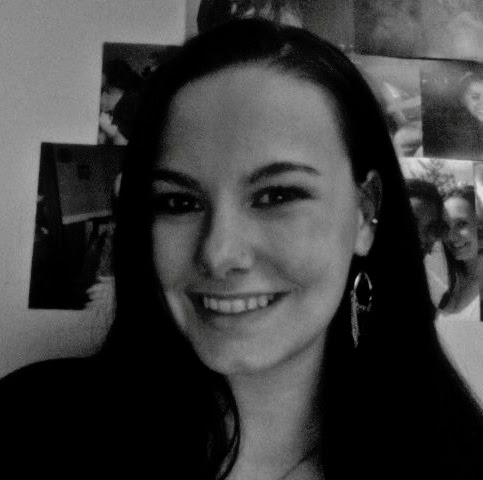 Caitlin Cox Photo 12