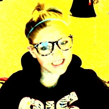 Katie Newman Photo 41