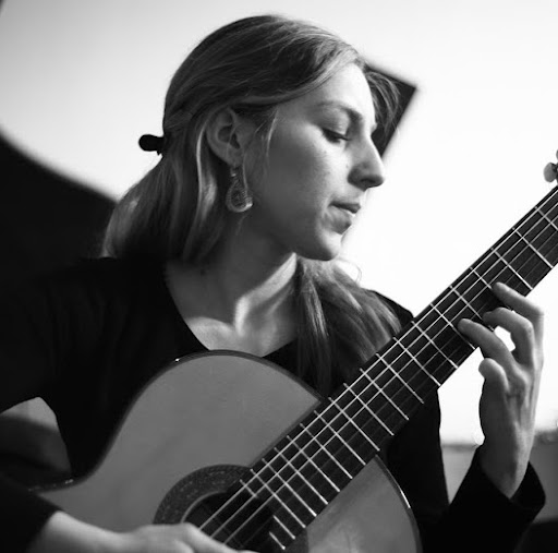 Caroline Schneider Photo 30