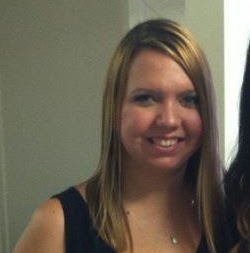 Amanda Vaughan Photo 32