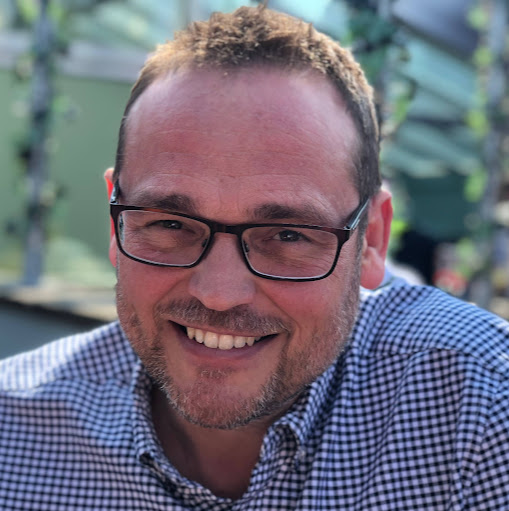 Phil Elliott Photo 43