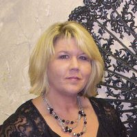 Shelly Lindsey Photo 13