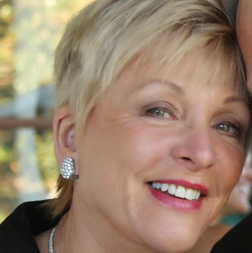 Gayle Martinez Photo 20