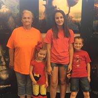 Crystal Humphries Photo 30