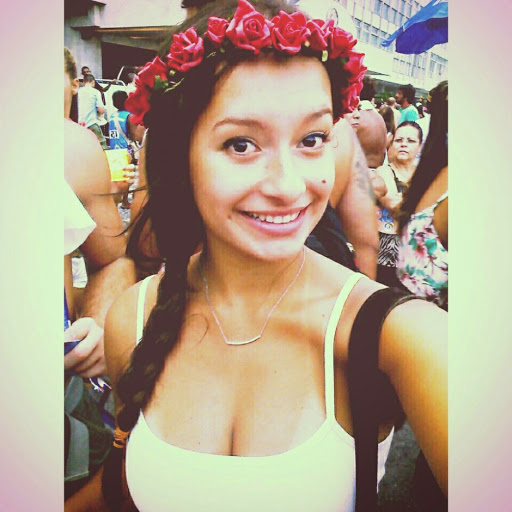 Pamela Costa Photo 11