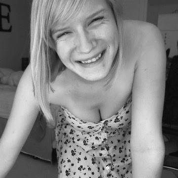 Emily Webster Photo 21