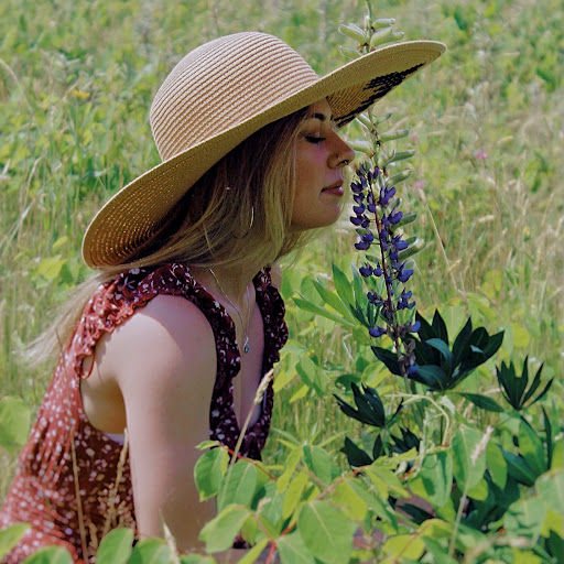 Emily James Photo 8