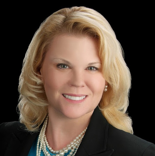 Traci Lewis Photo 25