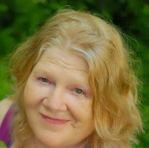 Victoria Hendricks Photo 10