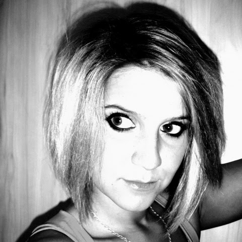 Carol Maxwell Photo 15
