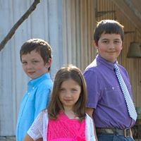 Lynda Mathews Photo 7