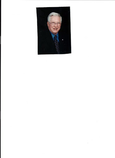 Robert Magee Photo 42