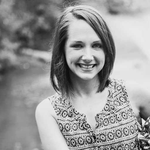 Danielle Clements Photo 18