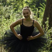 Christina Dean Photo 35