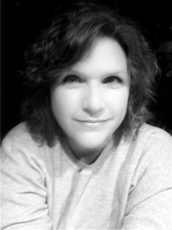 Lora Smith Photo 12