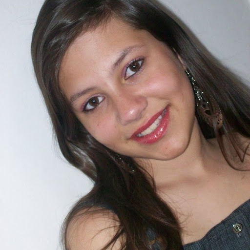 Caroline Rios Photo 3