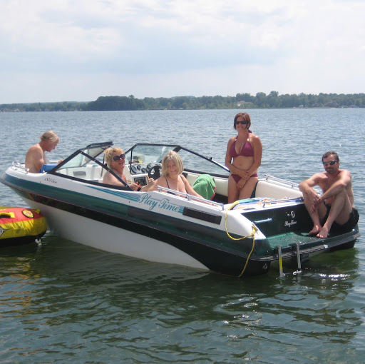 Laura Arnett Photo 14