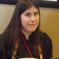Laura Perkins Photo 36