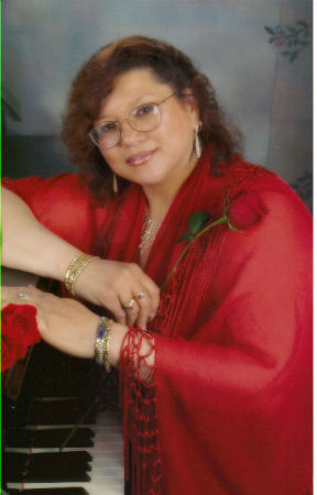 Jacqueline Hodges Photo 19